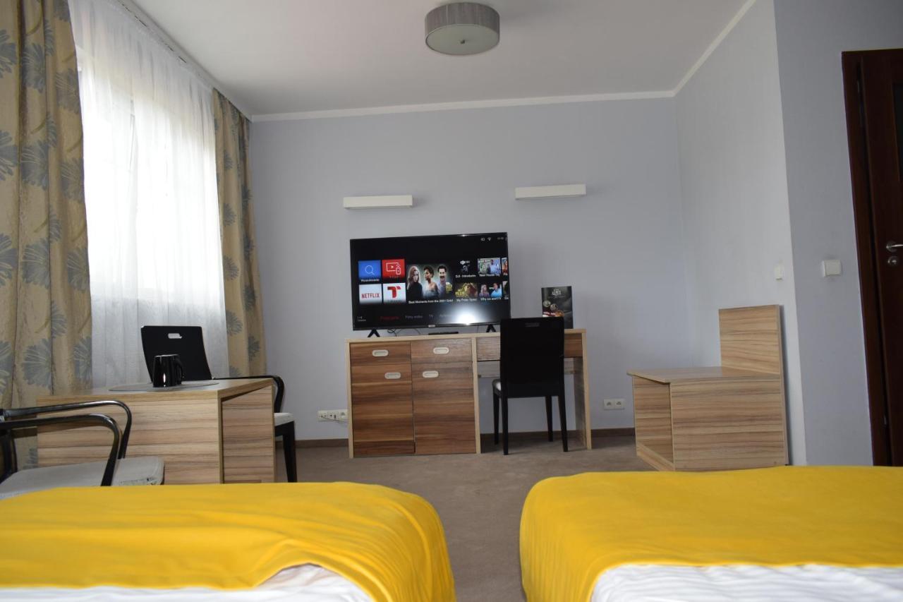 Hotel Alpex Zabrze Bagian luar foto