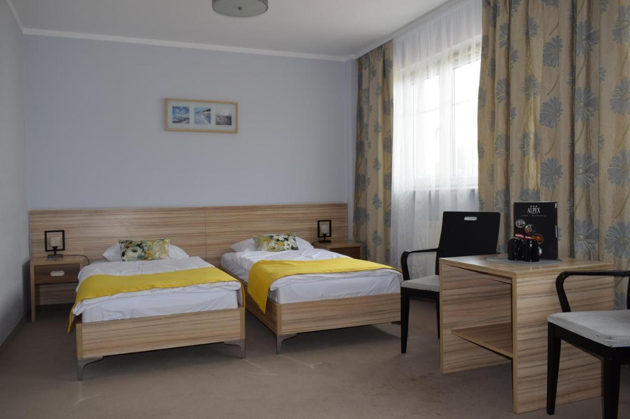 Hotel Alpex Zabrze Bagian luar foto