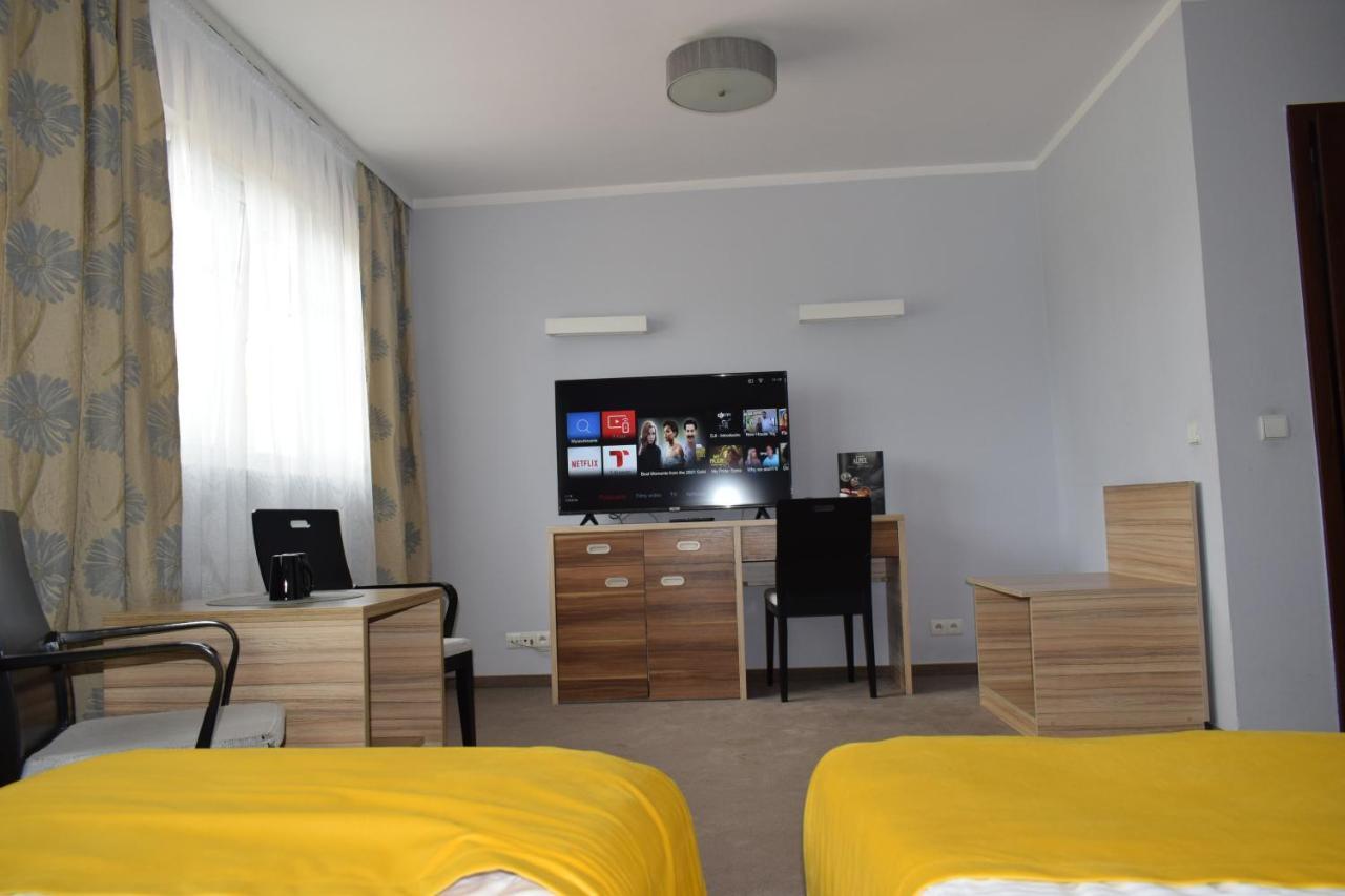 Hotel Alpex Zabrze Bagian luar foto
