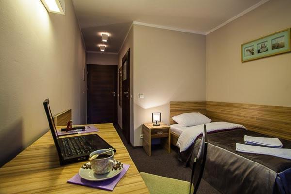 Hotel Alpex Zabrze Bagian luar foto