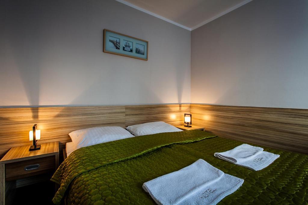 Hotel Alpex Zabrze Bagian luar foto