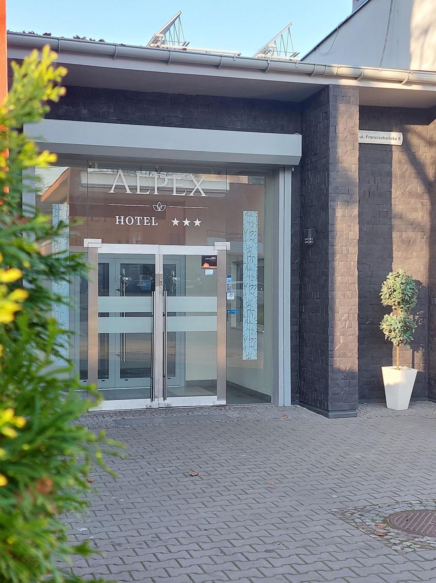 Hotel Alpex Zabrze Bagian luar foto