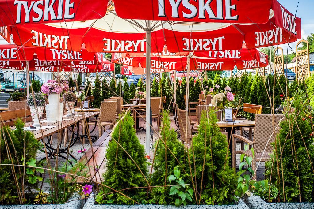 Hotel Alpex Zabrze Bagian luar foto
