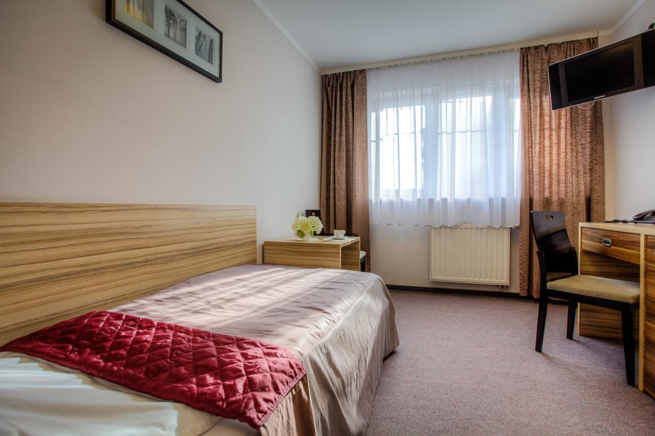 Hotel Alpex Zabrze Bagian luar foto